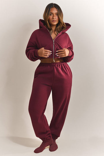 The Classics Cuffed Joggers in Wine