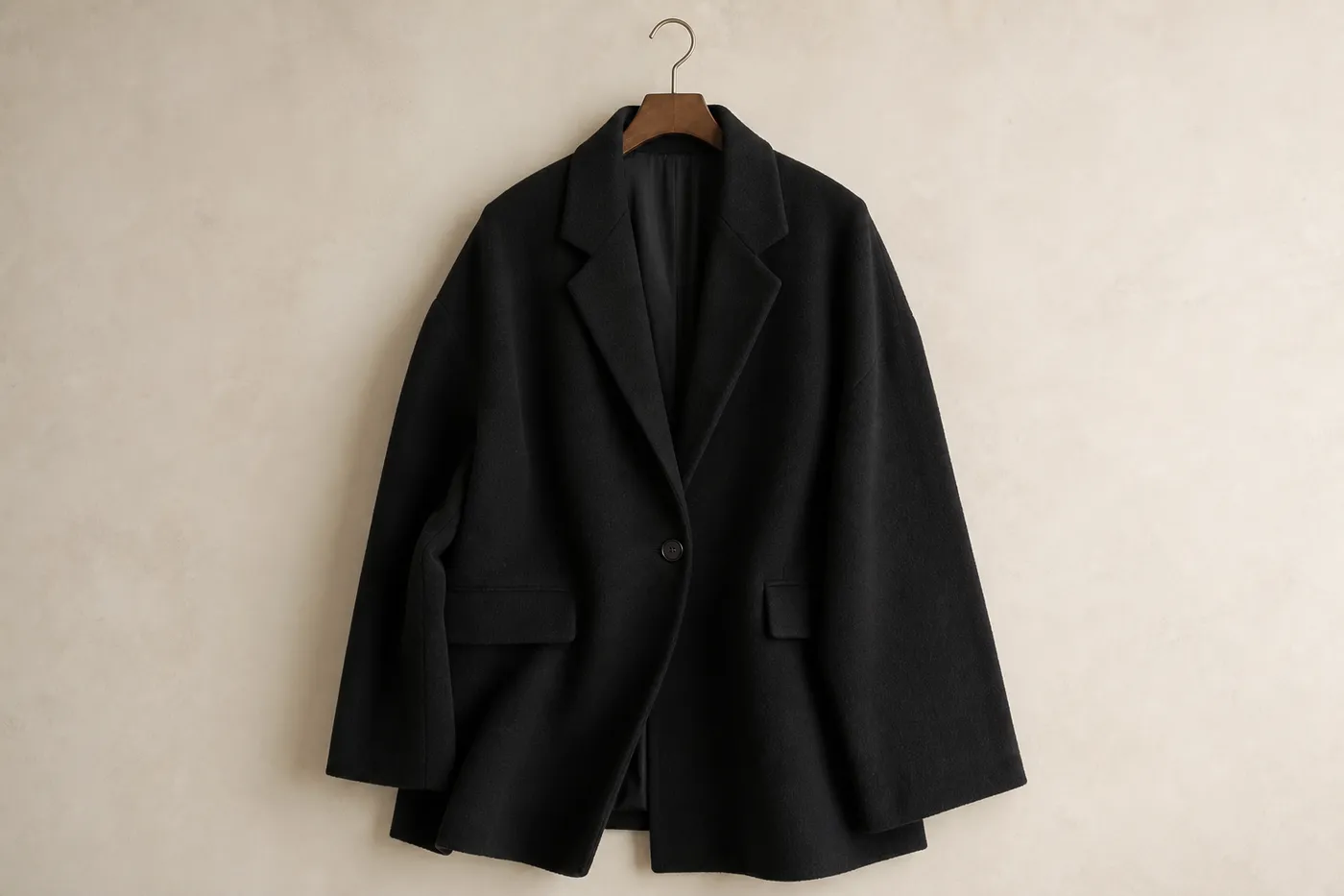Iconic Oversized Wool Blazer Essential