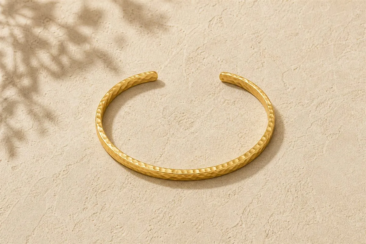 Iconic Bracelet Jonc Martelé Doré Muse